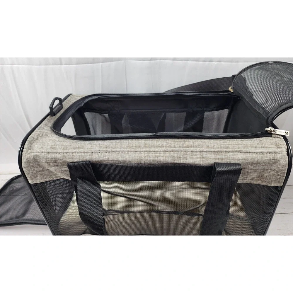 Cat/Dog Portable/Foldable/Washable Faux Fur Bottom Crate, Zip Close, Handles